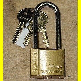 Breite 40 mm mit 52 mm hohem B�gel - verschiedenschliessend - HM M�llner