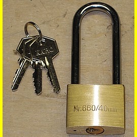 Breite 40 mm mit 63 mm hohem B�gel - gleichschliessend - Karo
